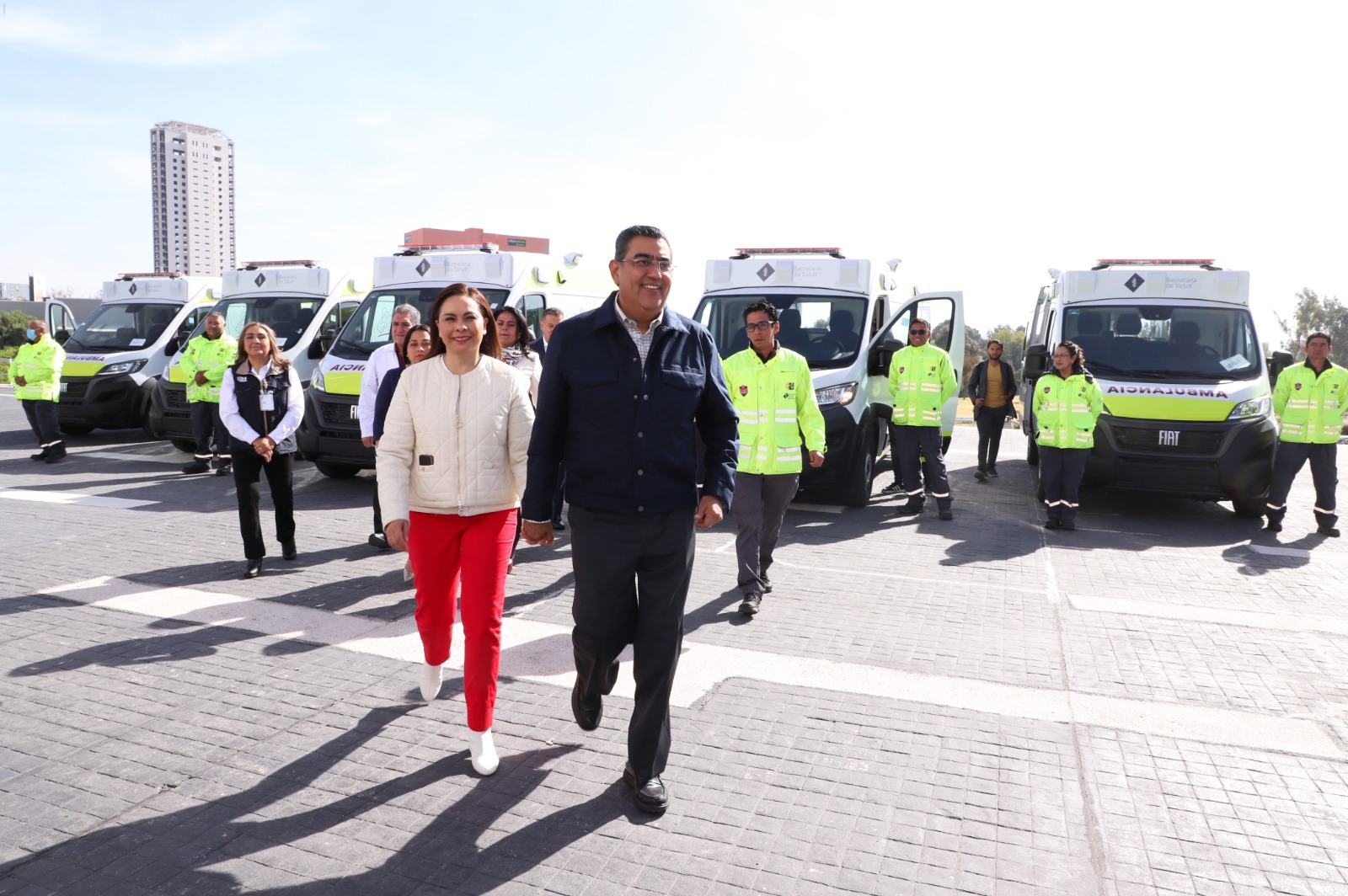 Sergio Salomón entrega 23 ambulancias a la Secretaría de Salud 