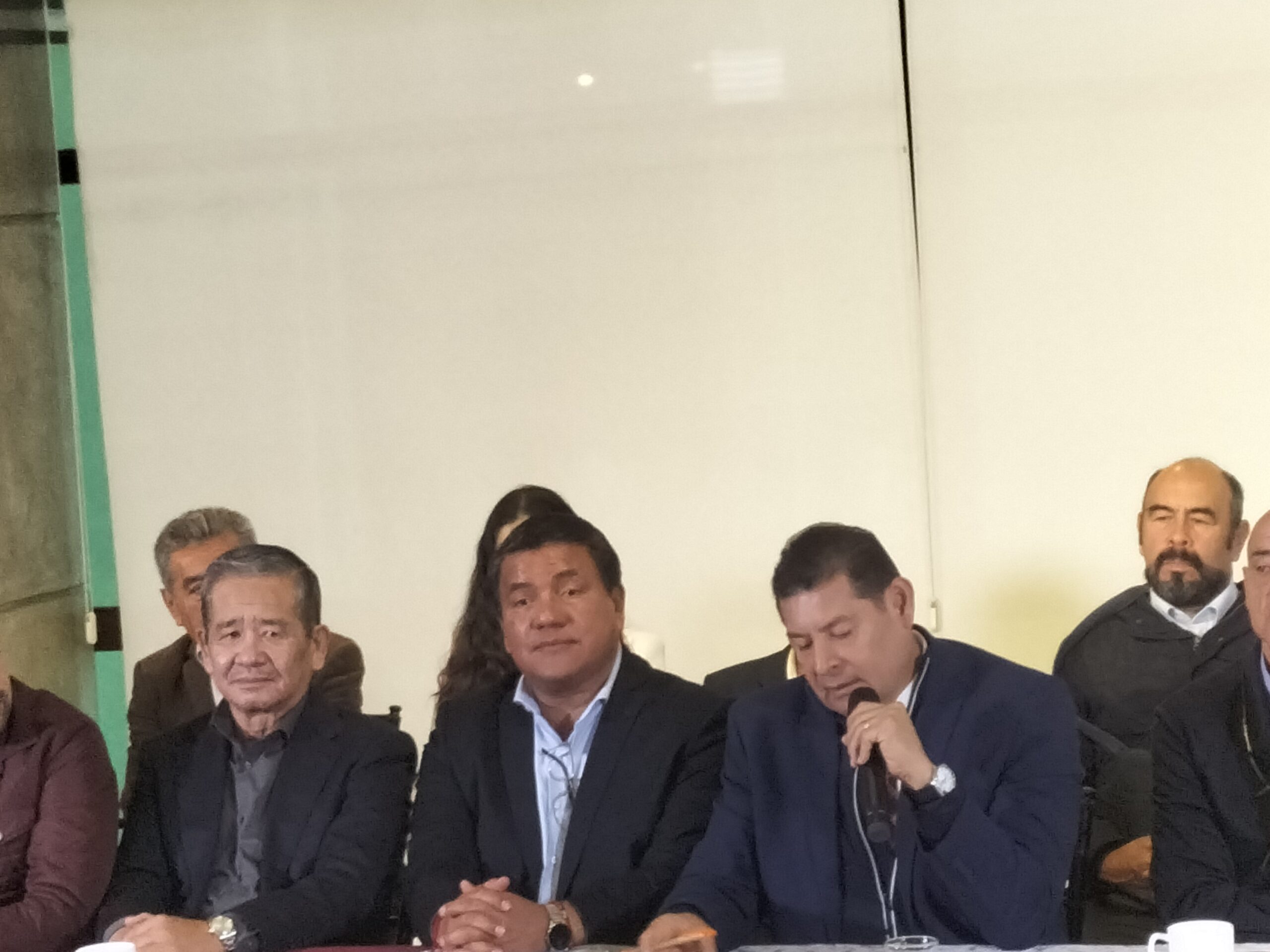 Armenta promueve unidad entre aspirantes a la alcaldía de Puebla