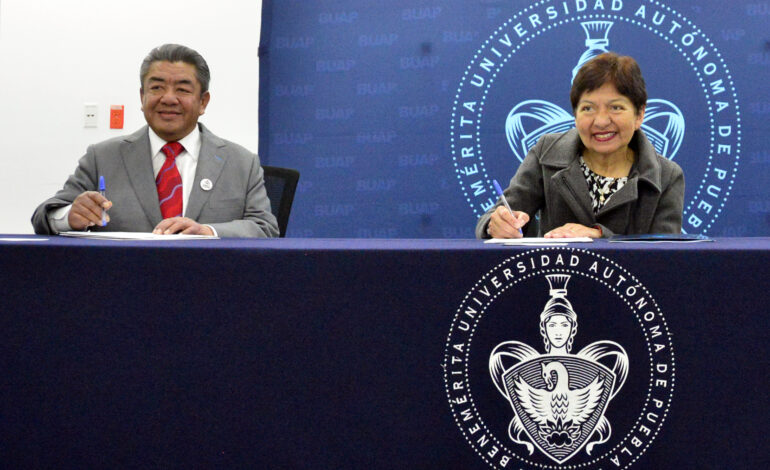 BUAP firma convenio con la Universidad Fuerza Migrante