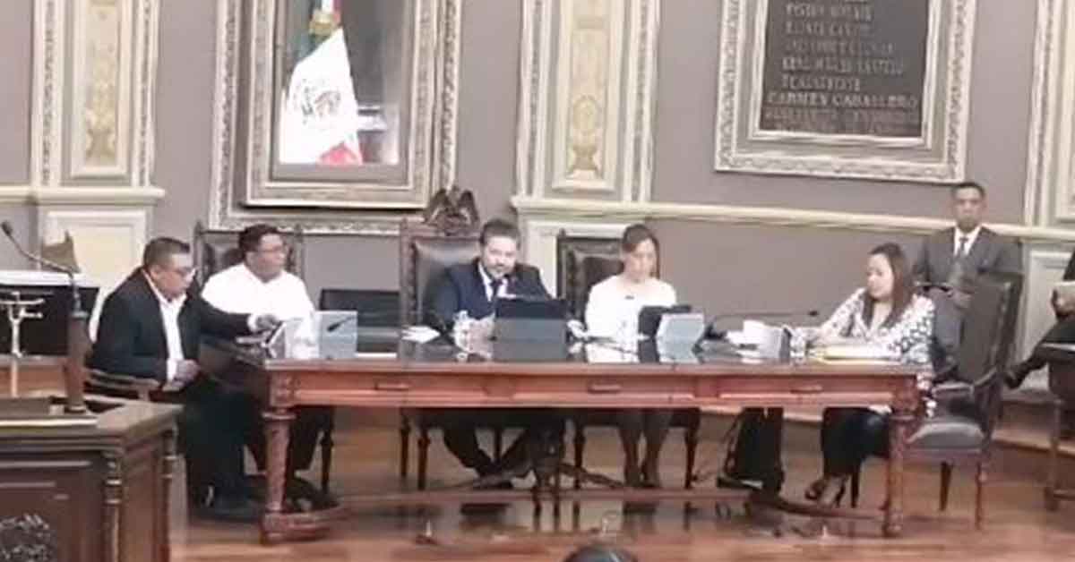 Renuncian a la bancada del PAN, Patricia Valencia y Lizeth Minto