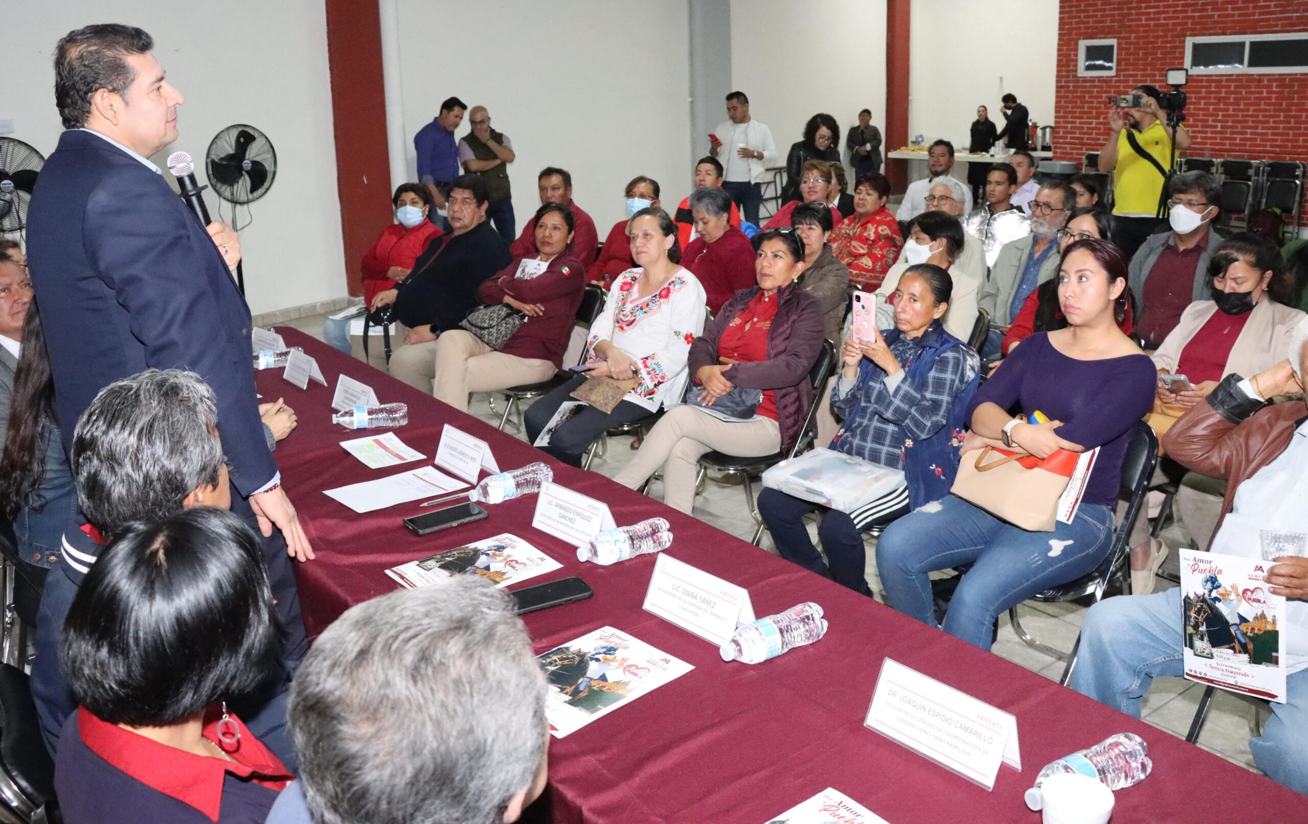 Busca Armenta reforzar la salud con 2 mil 400 especialistas