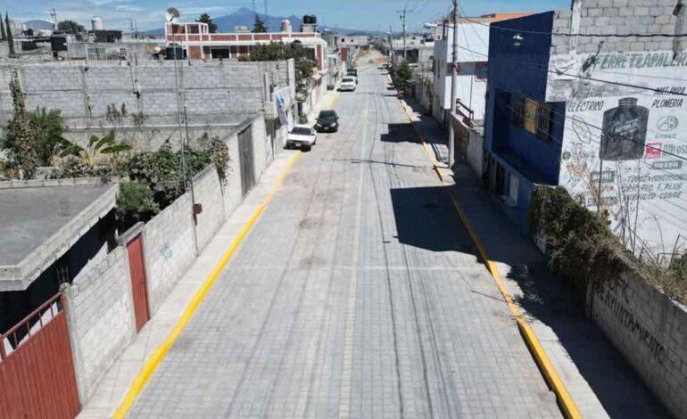 Entregan nuevas calles en Totimehuacán