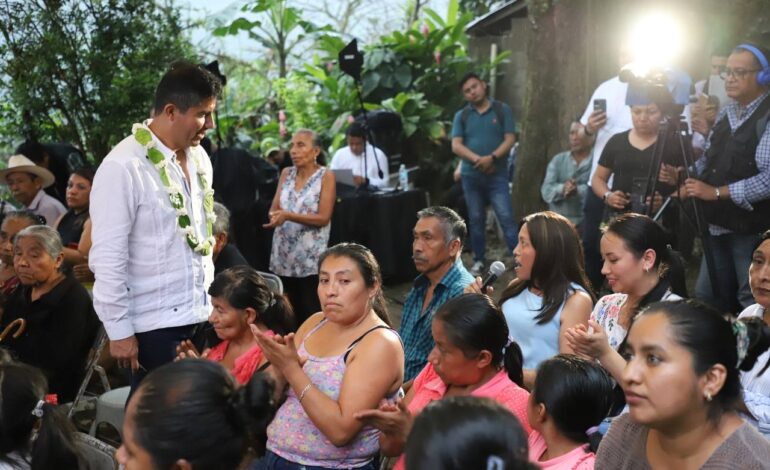 Reconoce Lalo Rivera lucha por la democracia en Tlacotepec de Porfirio Díaz