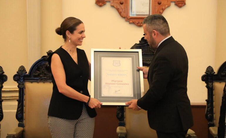 Mariana Wenzel González recibió el Premio Municipal de la Mujer «Natalia Serdán»