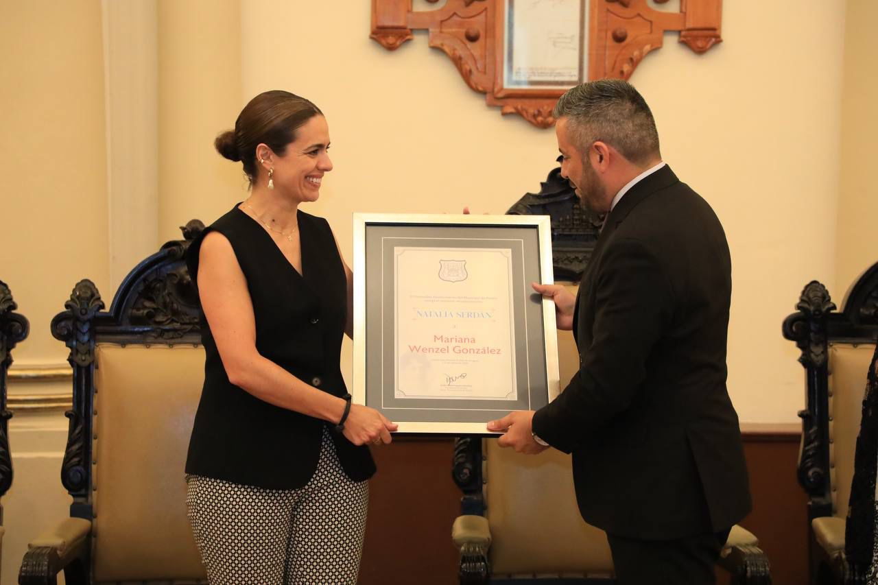 Mariana Wenzel González recibió el Premio Municipal de la Mujer «Natalia Serdán»