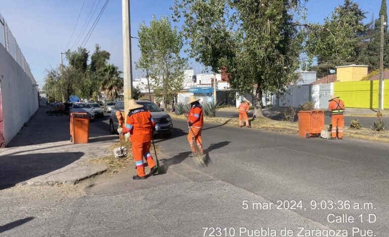 Recolecta ayuntamiento de Puebla 11 toneladas de ceniza