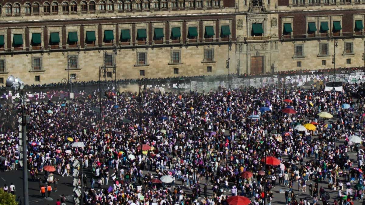 “Se portaron muy bien”: AMLO tras marcha del 8M