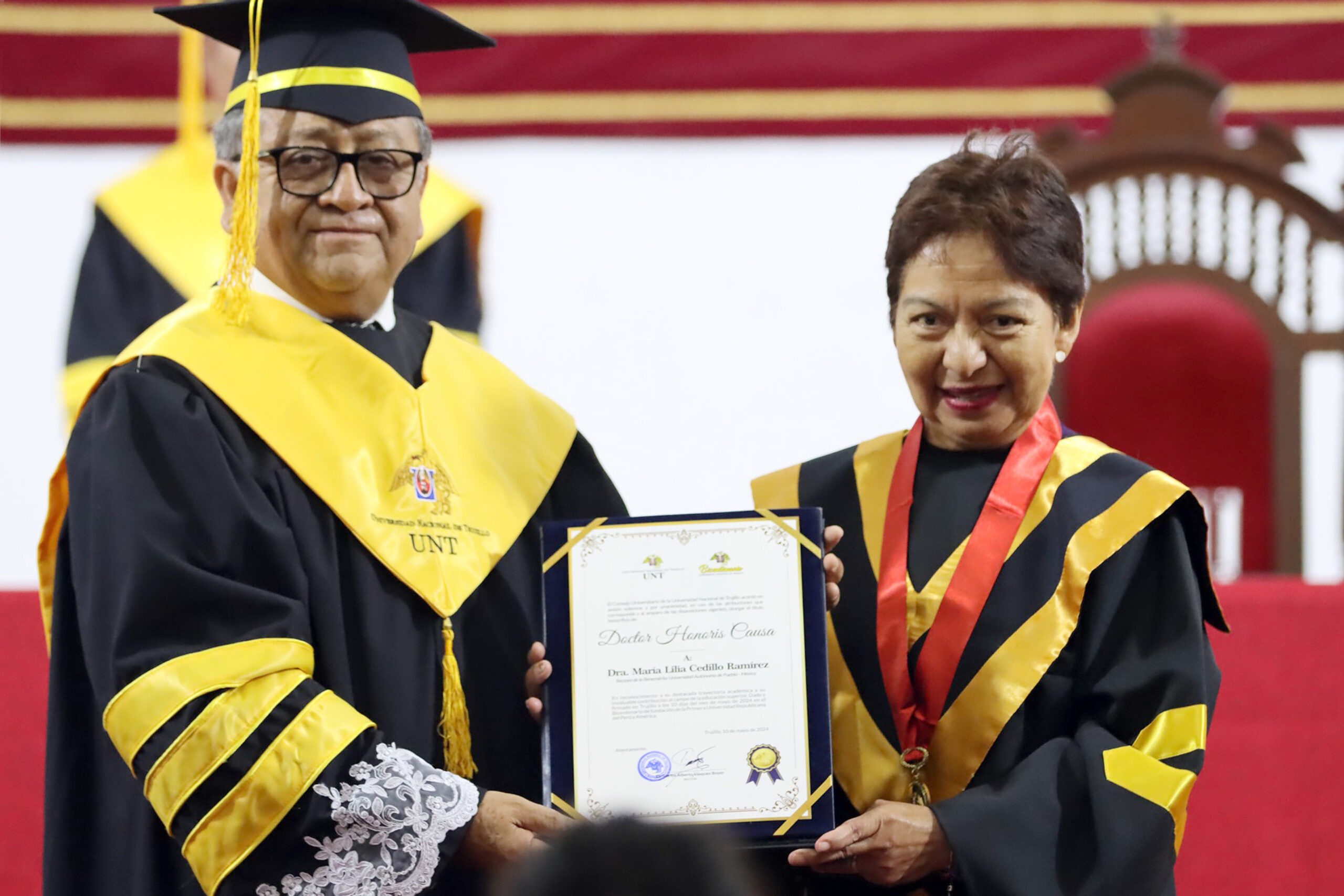 Recibe rectora Lilia Cedillo Doctorado Honoris Causa de la Universidad Nacional de Trujillo