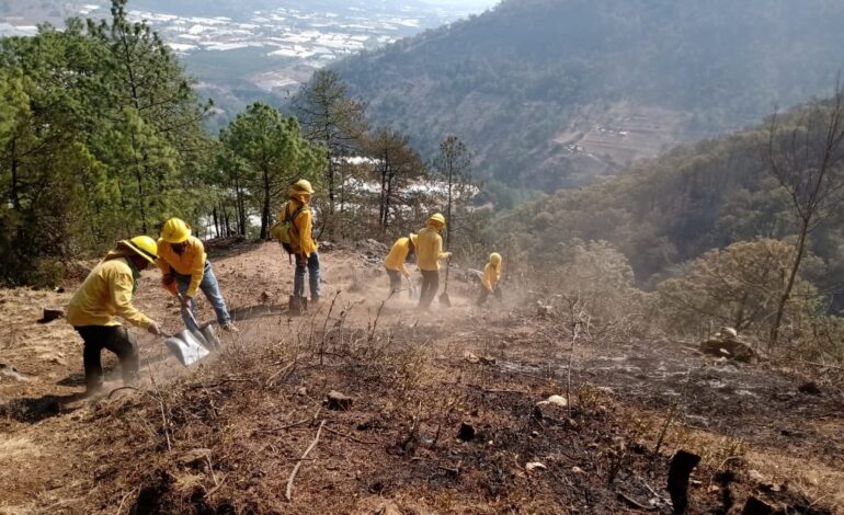 Apagan al 100% el incendio en Aquixtla