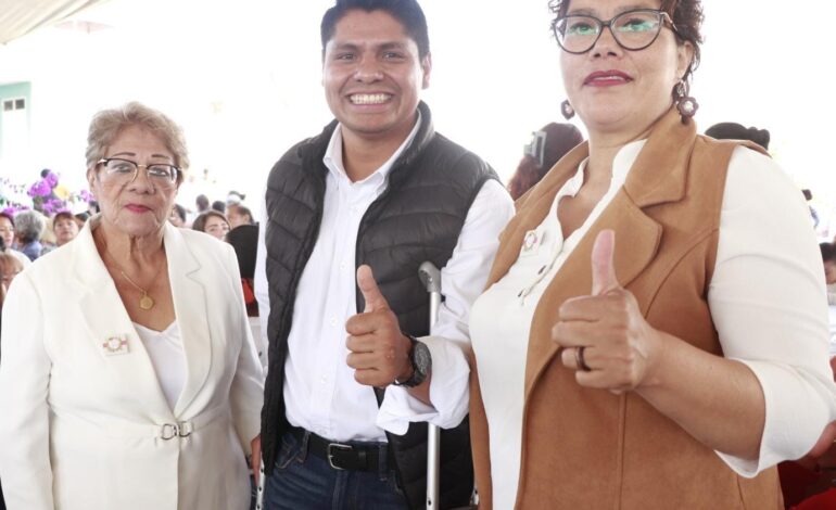 Reconoce Omar Muñoz a las mamás de Cuautlancingo