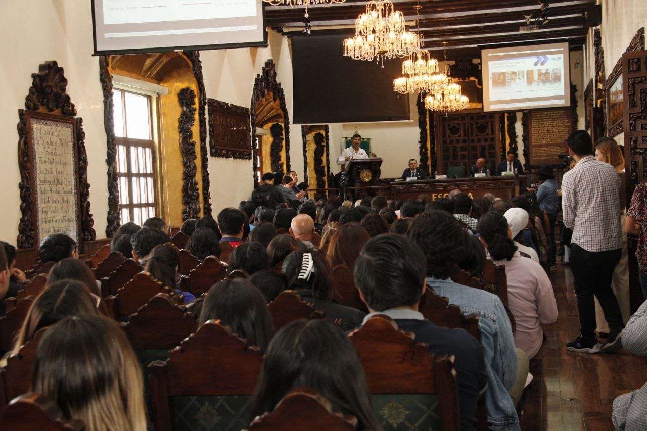 Responde Lalo Rivera a llamado de estudiantes de la Libre de Derecho