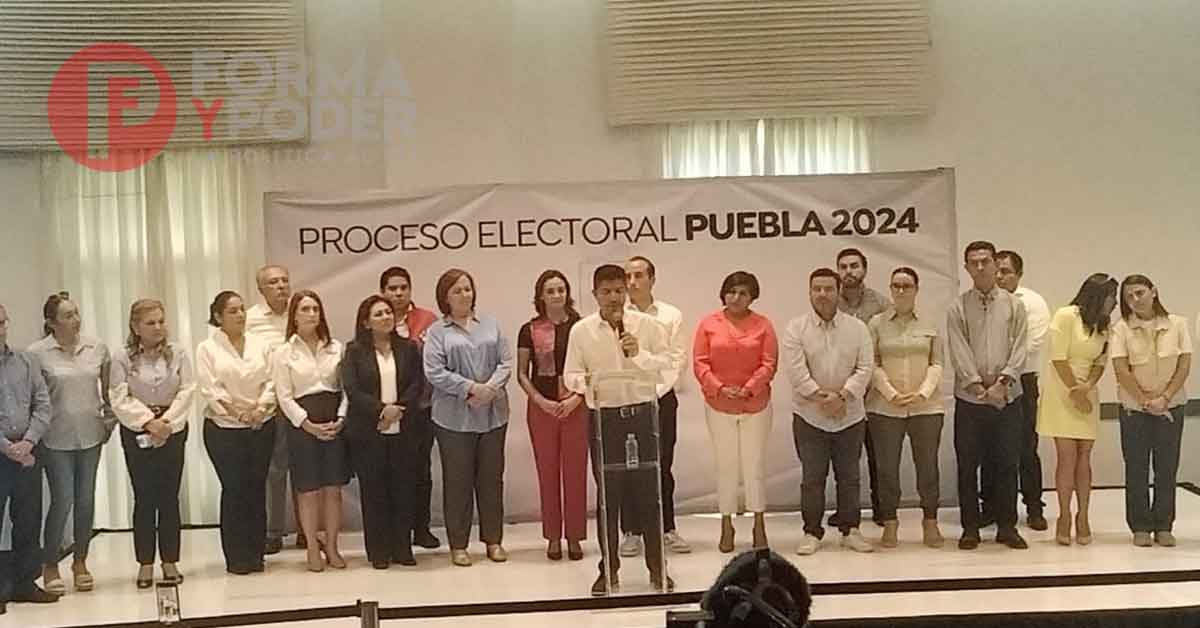 Eduardo Rivera desea éxito a Armenta como próximo gobernador de Puebla