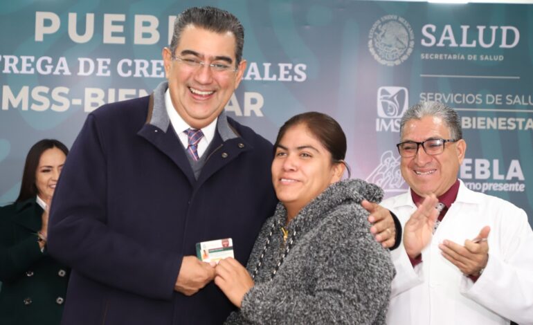 Inicia Sergio Salomón con entrega de credenciales IMSS-Bienestar