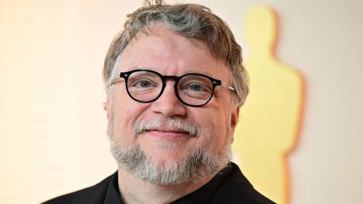 Guillermo del Toro pide ayuda para salvar el cine más antiguo de Toronto