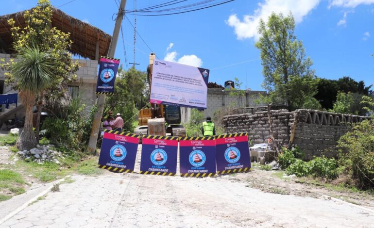 Construye Ayuntamiento calle de concreto en San José el Aguacate