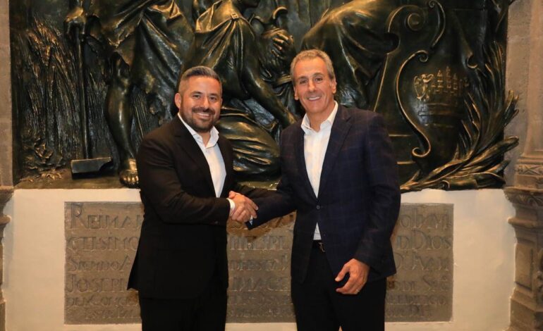 Realizan Adán Domínguez y Pepe Chedraui segundo encuentro de transición