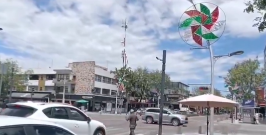 Puebla se viste de verde, blanco y rojo; comienza la instalación de adornos patrios