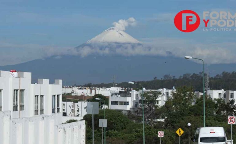 Se cubre de nieve el Popocatépetl tras días de lluvia