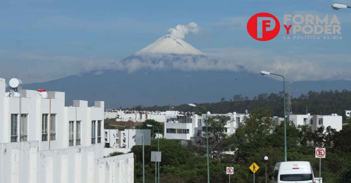 Se cubre de nieve el Popocatépetl tras días de lluvia