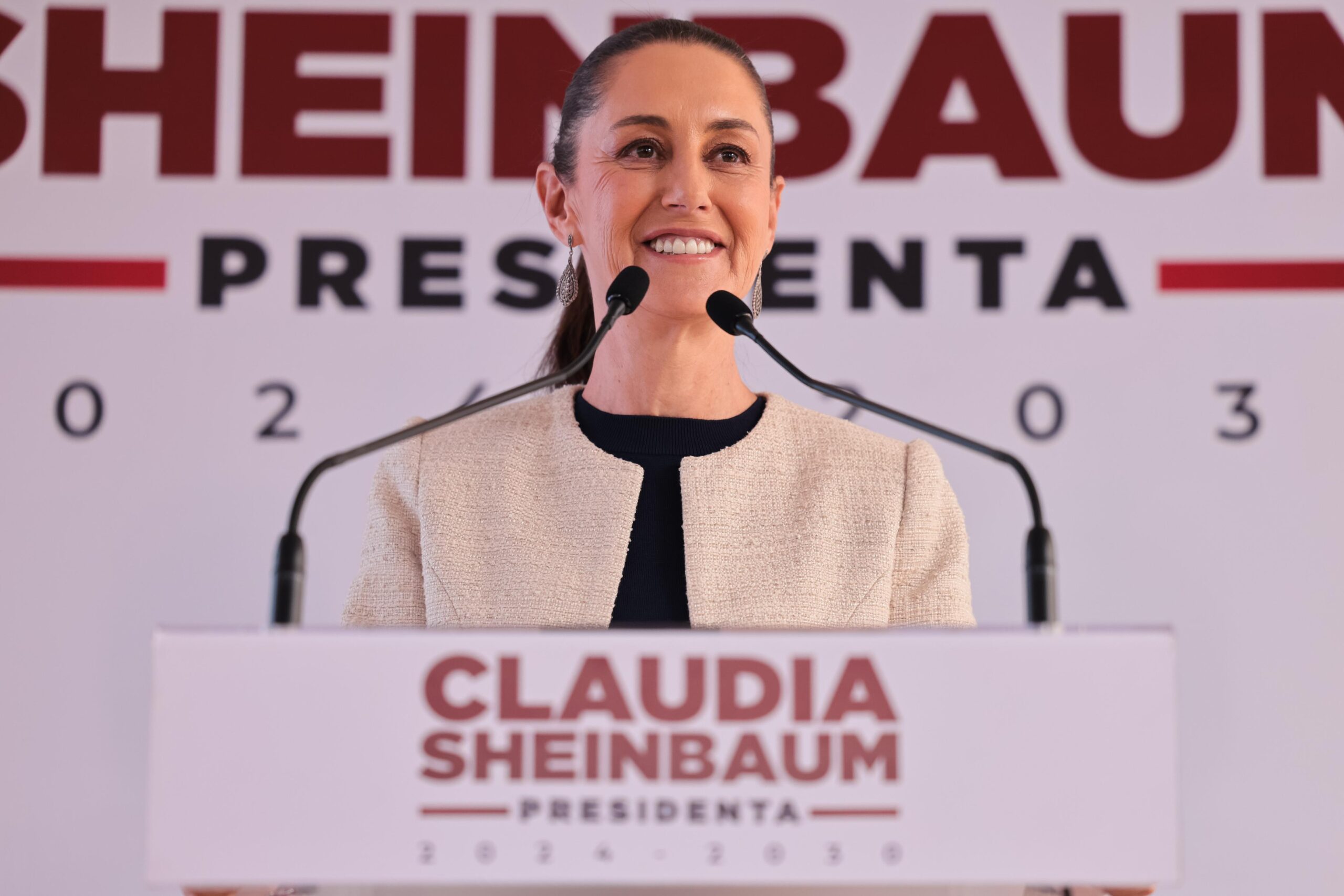 Presenta Claudia Sheinbaum a Emilia Calleja Alor como primera directora de la CFE