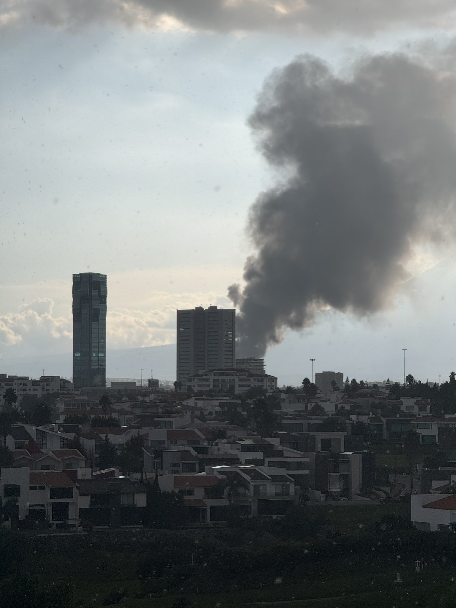 Reportan fuerte incendio en Chipilo