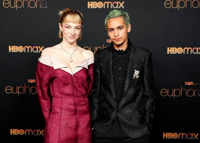 Hunter Schafer revela que el fin de su relación con Dominic Fike fue por una infidelidad