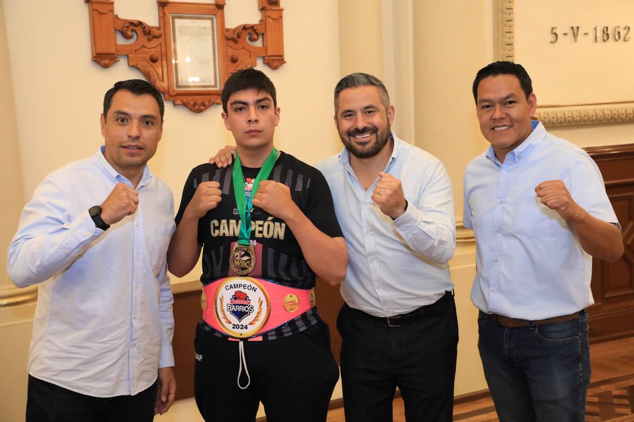 Reconocen a campeones del Torneo de Barrios