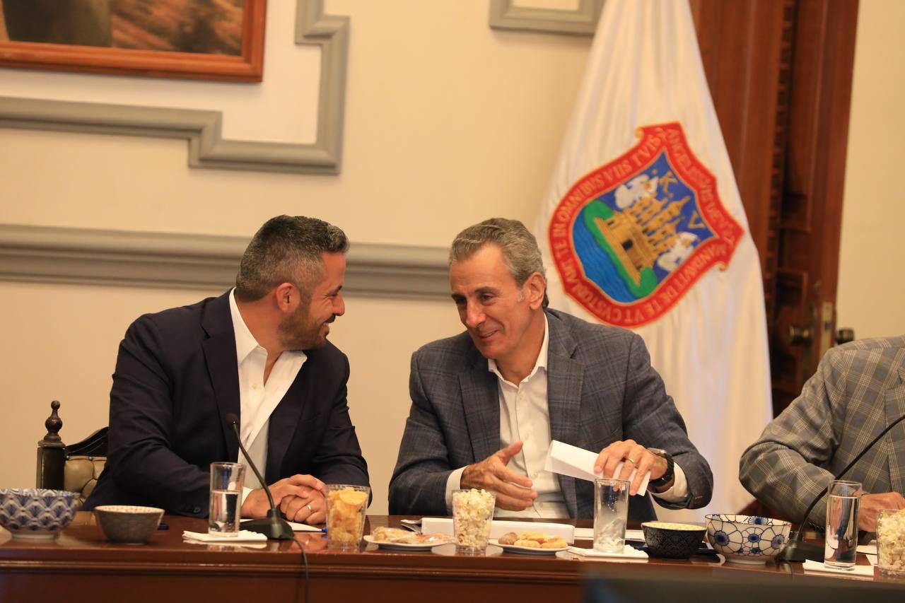 Se reúnen Adán Domínguez y Pepe Chedraui por cuarta vez; definen proceso entrega-recepción