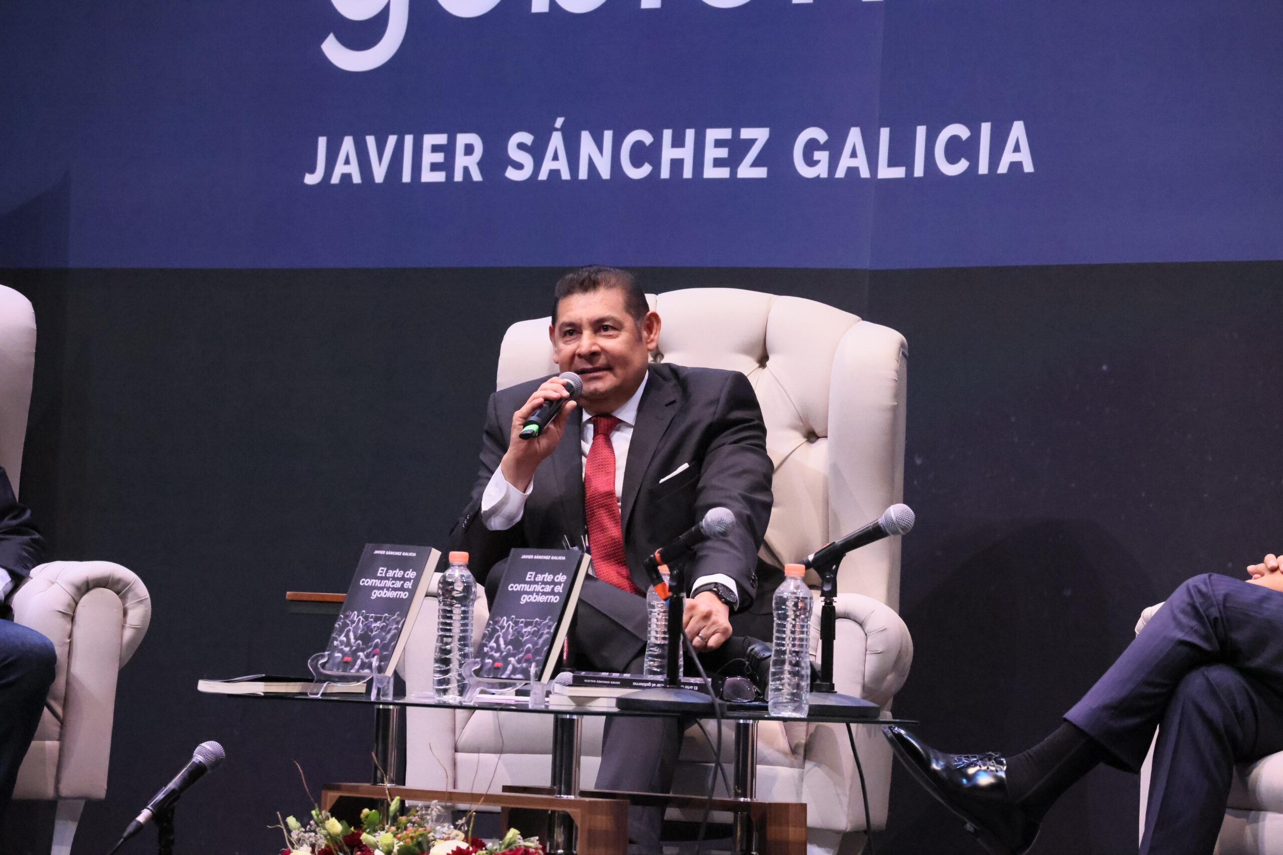 Alejandro Armenta destaca la comunicación como clave en la gobernanza