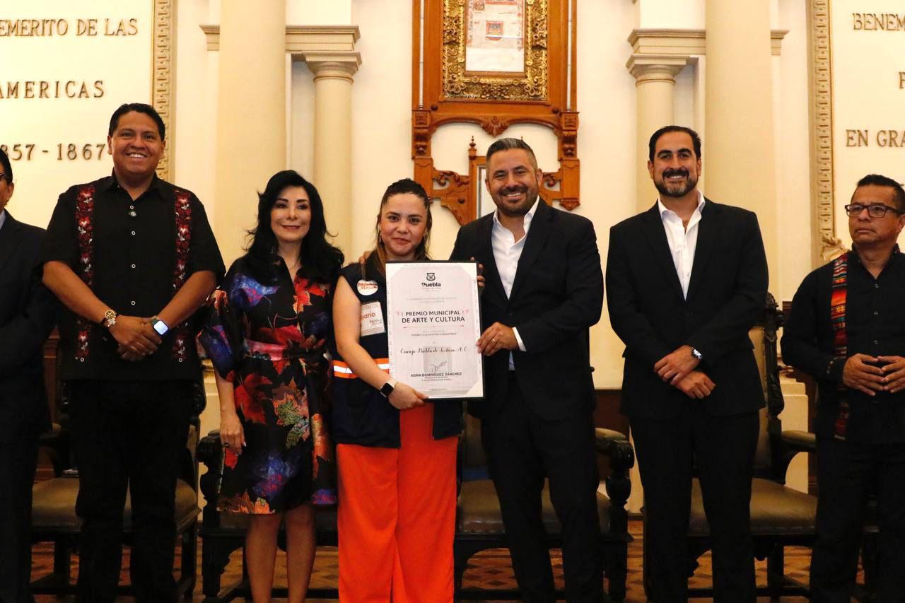 Entrega Ayuntamiento de Puebla premio municipal de Arte y Cultura