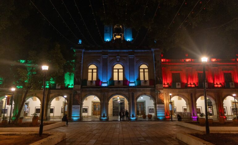 Saldo blanco, en celebraciones del grito de independencia de Oaxaca