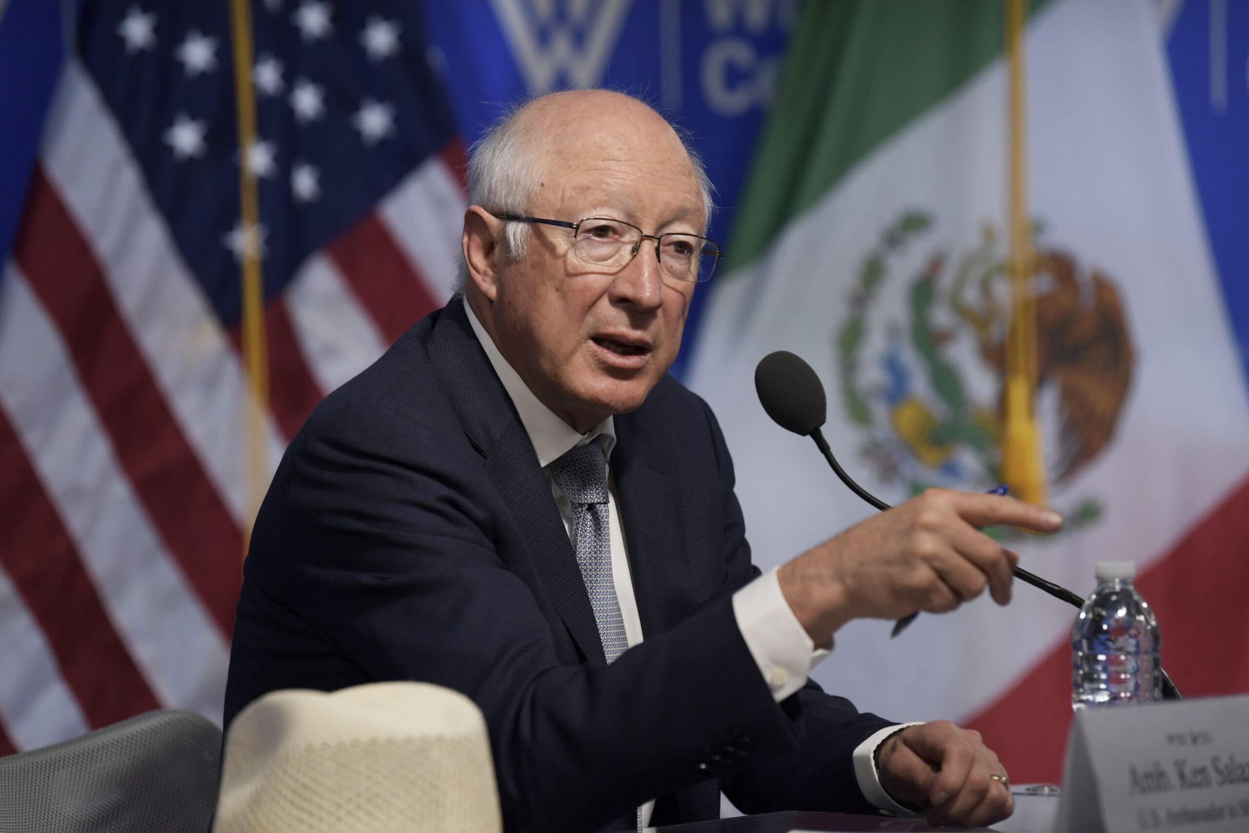 EU no es responsable de violencia en México: Salazar