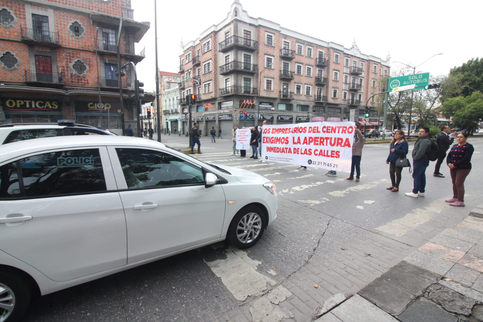 Comerciantes establecidos bloquean Paseo Bravo y Avenida Reforma