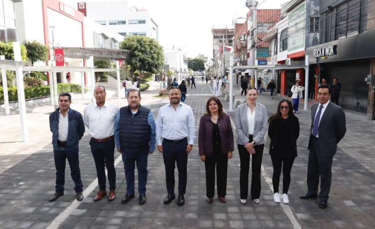 Entrega Ayuntamiento de Puebla rehabilitación en Barrio de Santiago