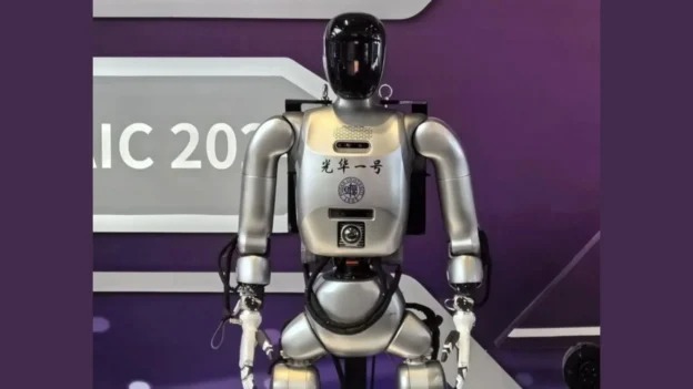 Presenta China el “robot emocional”