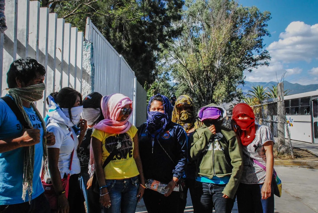 Estudiantes Normalistas enfrentan violencia por policías estatales