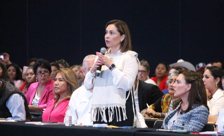 Alista Gabriela Bonilla entrega del DIF Estatal a su sucesora Cecilia Arellano