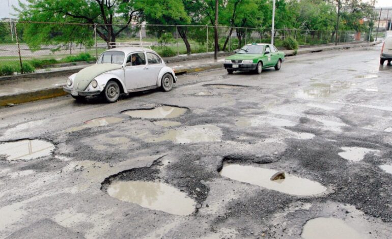 Anuncia Claudia Sheinbaum programa de bacheo para carreteras federales