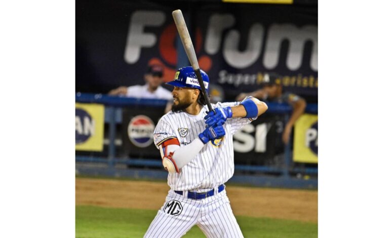 Pericos de Puebla da la bienvenida a Miguel Argenis Aparicio como nuevo refuerzo