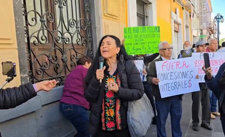 Activistas de la ASA se manifiestan en contra de la Ley del Agua en Puebla