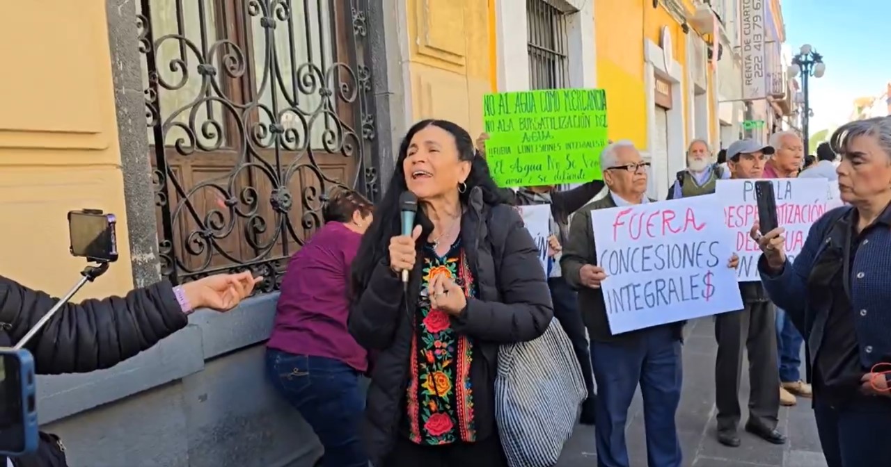 Activistas de la ASA se manifiestan en contra de la Ley del Agua en Puebla