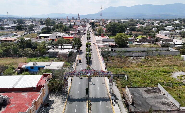 Puebla fortalece su compromiso con la educación y el bienestar: Sergio Salomón