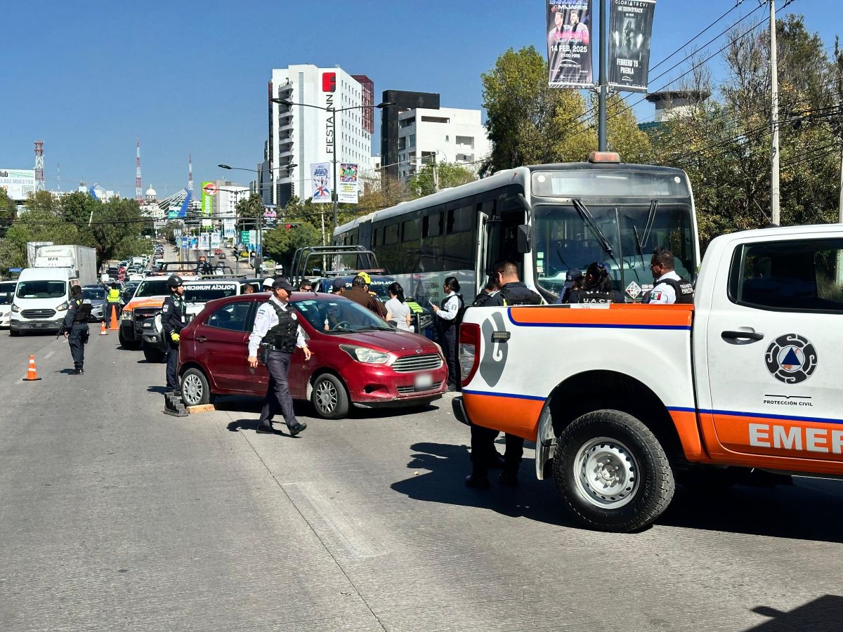 Suspenden a policía involucrado en choque