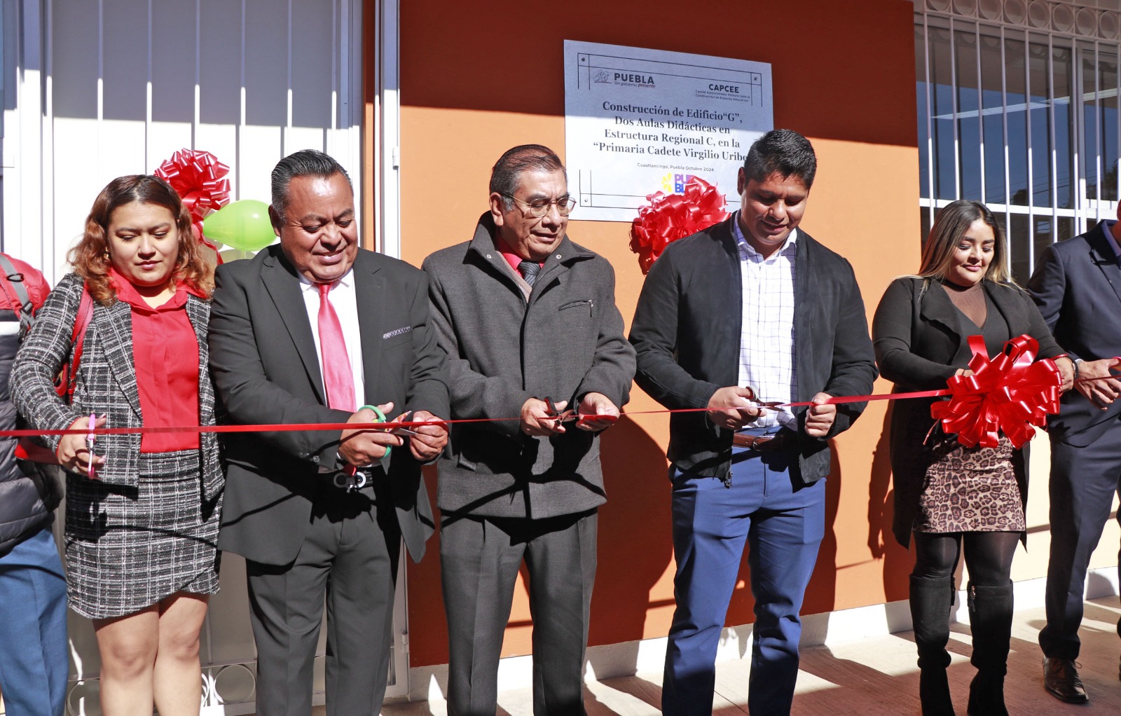 Inaugura Omar Muñoz dos aulas didácticas en beneficio de 650 estudiantes de primaria