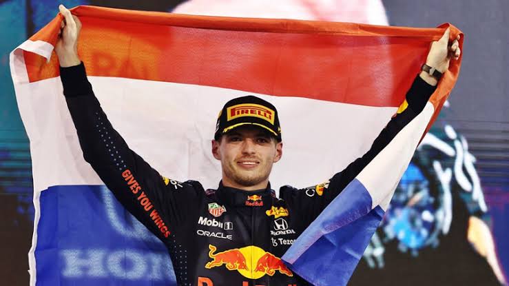 Max Verstappen se impone en Brasil