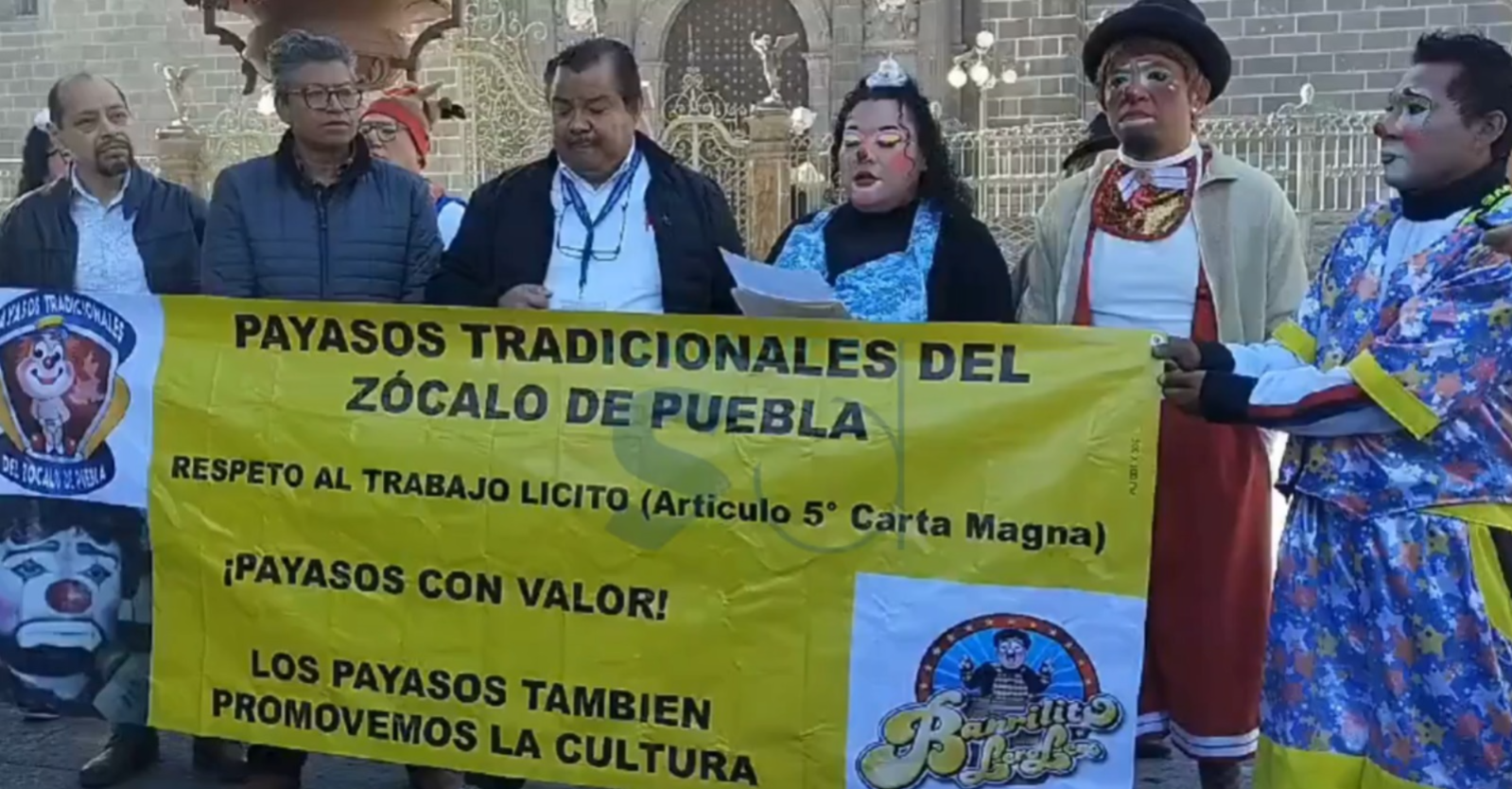 Payasos del Zócalo de Puebla piden audiencia con Chedraui para seguir labores