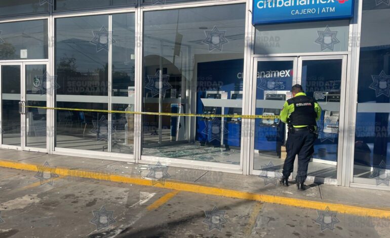 Rompen cristal en Banamex de la 24 Sur; investigan posible robo o vandalismo