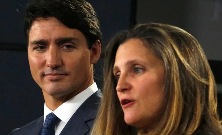 El gobierno de Justin Trudeau se tambalea tras la renuncia de su vice primera ministra; comienzan a pedir su dimisión