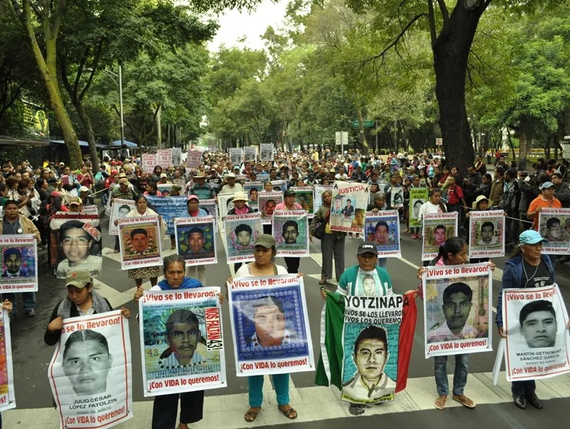 Sheinbaum abre diálogo con familiares de los 43 de Ayotzinapa y propone nueva línea de investigación