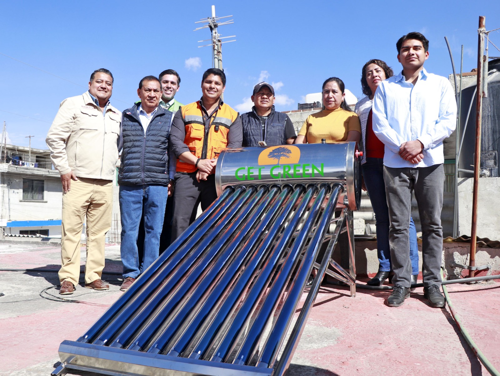 Arranca Omar Muñoz programa de calentadores solares en Cuautlancingo